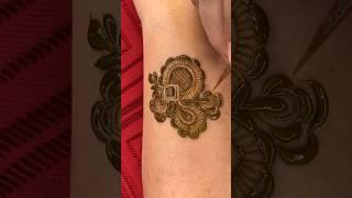 Easy Arabic henna design  Mehndi Designs #shorts #youtubeshorts #mehndidesigns #mehndi #hennadesign