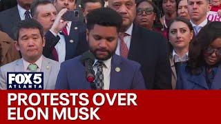 Democrats protest Elon Musk, lack of oversight | FOX 5 News