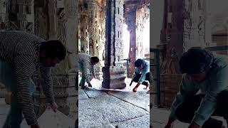 Miracle Floating Pillar Architecture in Lepakshi Temple