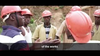 Training on site : students learning how to build schools