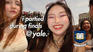 yale student parties during finals week and still gets all A's? [eng/chns] 耶鲁喜欢玩耍的学生是怎么复习考试呢?