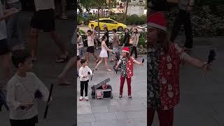 Street Magic Show in Singapore  @DallyAndrada