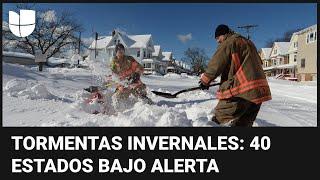 En un minuto: Más de 40 estados bajo alerta por múltiples tormentas invernales que atraviesan EEUU