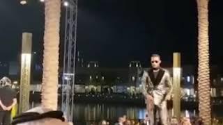 شاهد بالفيديو لحظة سقوط محمد رمضان على المسرح