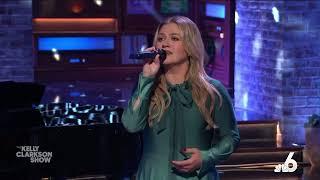 Kelly Clarkson - Smile (Nat King Cole) - The Kelly Clarkson Show - November 2, 2023