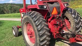 Mowing hay with the IH 986