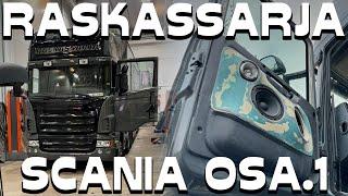 Raskassarja Scania Ovipahvien työstöä ja äänieristystä