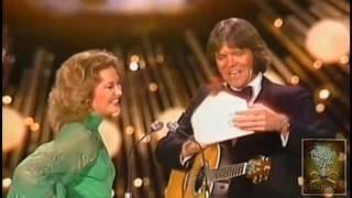 Glen Campbell & Tanya Tucker announce Waylon & Willie award winners 1979