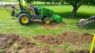 John Deere 2520 & 2025R Compact Tractors Backhoe Work