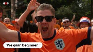 Oranjekoorts stijgt: enorme stoet met fans loopt door Hamburg