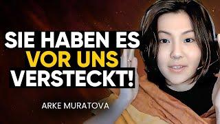 Junge Frau AUS EINER ANDEREN REALITÄT auf die ERDE geschickt, um MENSCH zu werden! | Akerke Muratova