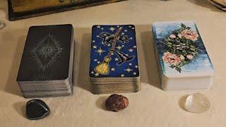 ¿QUÉ PIENSA, QUÉ SIENTE, QUÉ HARÁ?Tarot interactivo