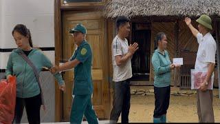 Hoai Ca choked up to leave Hung's house and her unexpected action made the village chief admire