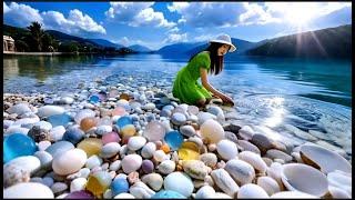 Mysterious beach. Colorful shellfish, lots of crystal balls, pearl oysters