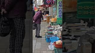 old korean people in the market #korea #seoulmarket #hello_korea4k