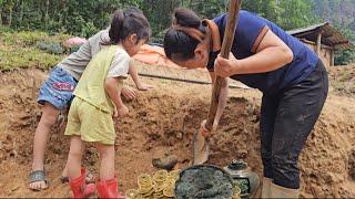 Digging the ground to build the house's foundation accidentally dug up an antique