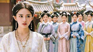 The concubines looked at Xiang Jian's attire, understood that she had become the emperor's woman!