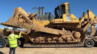 Loading And Transporting On Site The Huge Komatsu D475 Bulldozer - Fasoulas Heavy Transport