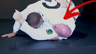 How to apply 1000lbs shoulder pressure on half guard / Jiu jitsu blue belt