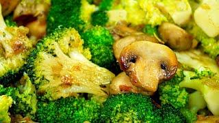 Broccoli has never been cooked so deliciously. Broccoli with mushrooms and baked potatoes.