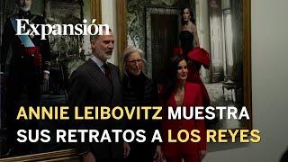 La fotógrafa Annie Leibovitz presenta a Felipe VI y la reina Letizia sus retratos