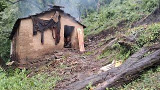 Naturally Peaceful And Beautiful Himalayan Mountain Village Life in Rainy Season || Rural Life Nepal