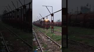5213 leading dn freight #pakistan #paktrain #railway #pakistanrailway #indianrailways