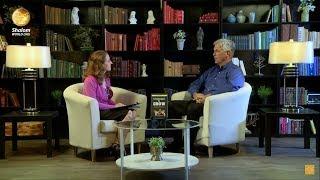 Challenged to Grow: A Catholic Parent's Journey Through an Evangelical World -- Richard Akins