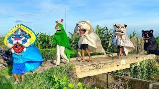 Barongan Biru dan kawan-kawan berkumpul sore hari