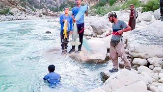 fishing training;Enjoyable and dangerous family fishing #fishing #nomadiclifestyle #adok