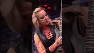 Amazing Nita Strauss guitar solo 2022 | „Bed of Nails“ by Alice Cooper