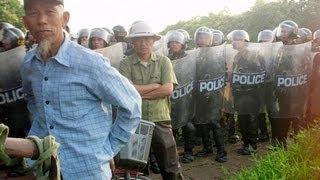 Vietnamese Cautiously Stand Up to Police Brutality (LinkAsia: 11/2/12)