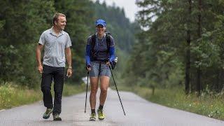 Red Bull X-Alps 2015: Dawn Westrum (USA3) and Ivan Colás (ESP) approaching Lermoos