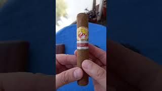Smoking a La Gloria Cubana Exclusivo Turquia cigar