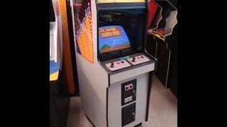 Nintendo Vs. Super Mario Bros. DEDICATED Arcade Game, What 1985 Looked Like!  Beautiful condition