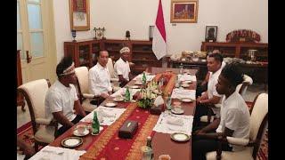 Momen Hangat Presiden Jokowi Makan Siang Bersama Warga Papua