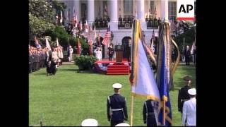 Bush welcomes Koizumi at White House