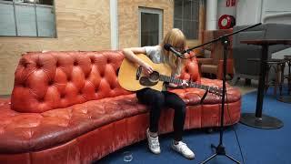 Lucy Rose "Floral Dresses" Live and Acoustic: The AU Sessions