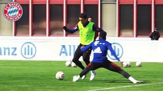 Musiala anklebreaker move against Davies | Best of FC Bayern Training in April