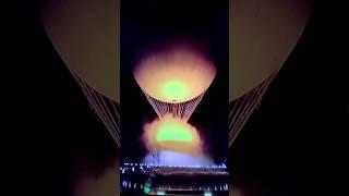 Feuer Ballon Eröffnung Olympische Spiele Paris 2024 Fackel im Nacht Himmel Flug entzündet