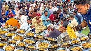 Thousands ENJOY FREE Chicken Biryani at Karachi's BIGGEST Iftar in Ramadan 2025