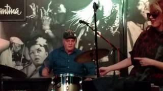 Viva Cantina in Burbank: Wipeout - Robert Lanthier on Drums (Mar.2017)