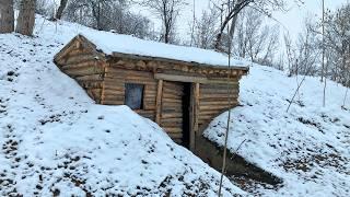 This Man Builds 6 Shelters for Survival in the Wilderness