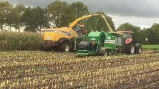 AGRONIC MR 1210 MultiBaler  Baling maize in field