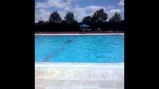 Bucea la piscina