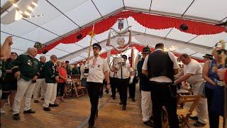 Neusser Bürger Schützenfest 2024 - Aufmarsch zum grossen Zapfenstreich im Festzelt