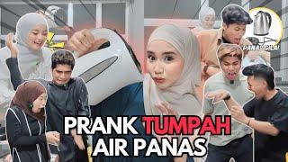 PRANK TUMPAHKAN AIR PANAS!! 1 AI TEAM MENGGELUPUR!!