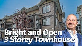 Tour this Bright and Open 3 Storey Townhouse!