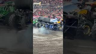 Son-uva Digger Huge Air + Insane Save! #2025 #monstertruck #monsterjam #sonuvadigger #tampa #florida