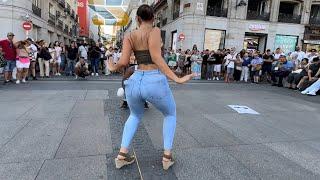 ”¡Imposible No Mirar! El Arte de Bailar de Esta Chica Te Dejará Loco”  SALSA